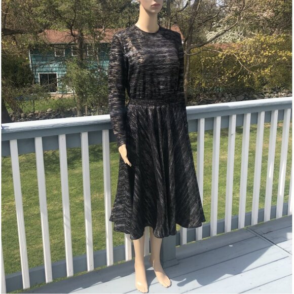 THE ALLEY Black Dress Silver Gold Threads Fit and Flare Made in Canada Size M - Picture 6 of 6